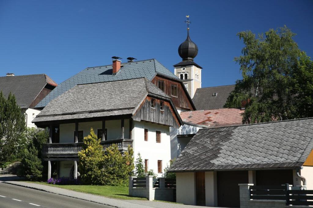 ホテル Feriendorf Tauerngast ホーエンタウアーン エクステリア 写真